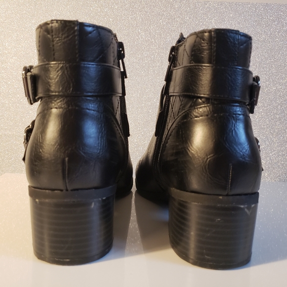 Unisa black booties with buckles. Size 8 - Picture 4 of 7